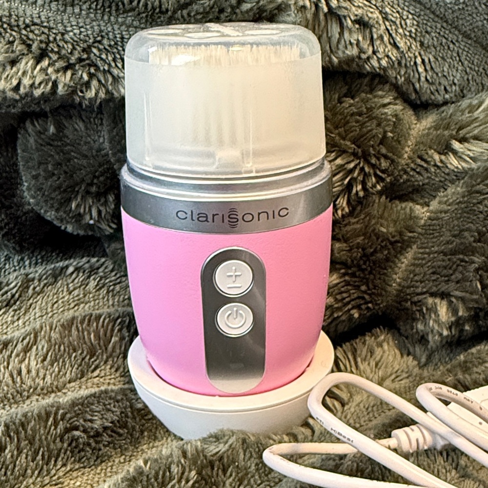 Clarisonic MIA Fit Pink and White Cleansing Device